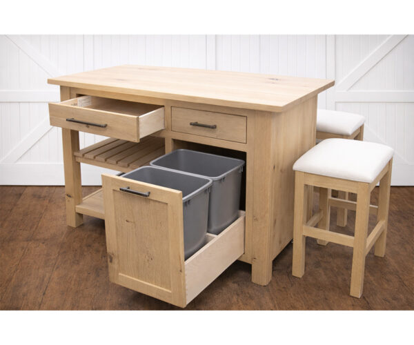 Alto Island w/ 2 Alto 24" Stools